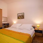 Apartments Romano *