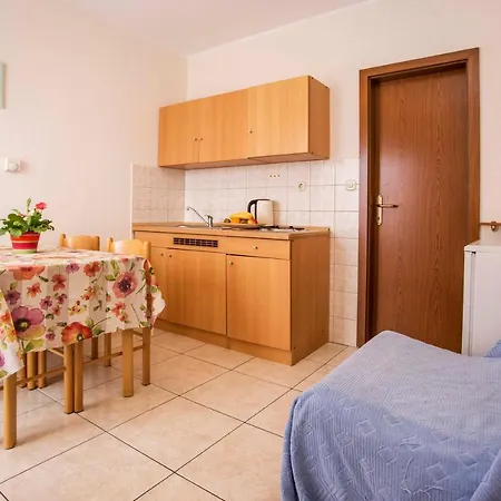 Apartments Romano *