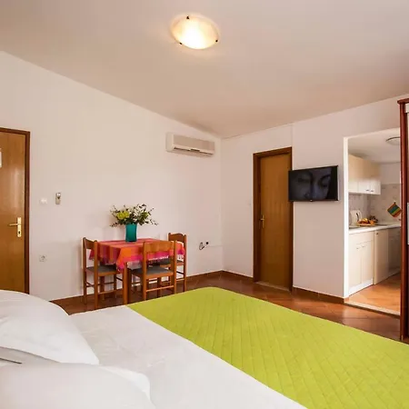 Apartament Apartments Romano *