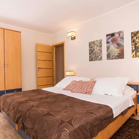 Apartament Apartments Romano *