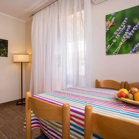 Apartments Romano Apartment *
