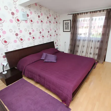 Apartments Romano *