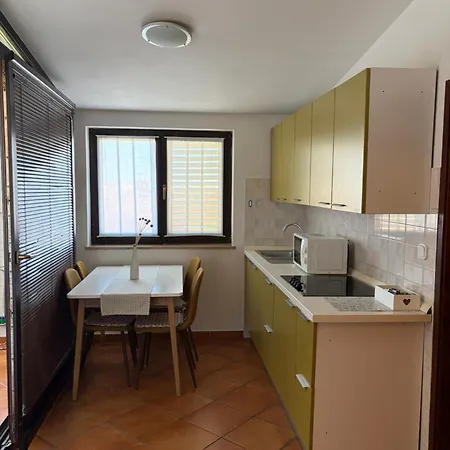 Apartments Romano Daire *