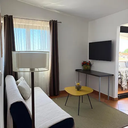 Daire Apartments Romano